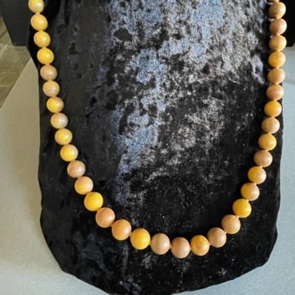 Aarika Kapoor Vintage 2 Tone Yellow and Natural Wood Swirl Beads Spring Clasp - Picture 2 of 7